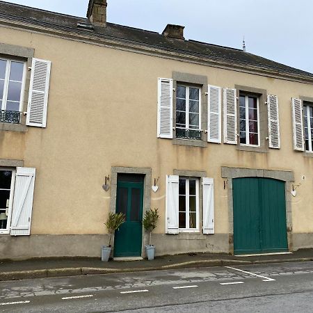 Le Trianon Bed & Breakfast Le Bourgneuf-la-Foret Екстериор снимка