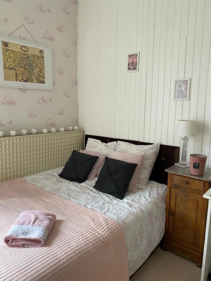 Le Trianon Bed & Breakfast Le Bourgneuf-la-Foret Екстериор снимка